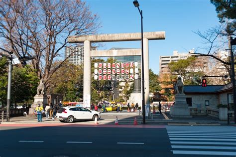 靖国神社 駐車場 - 歴史と現代の交差点